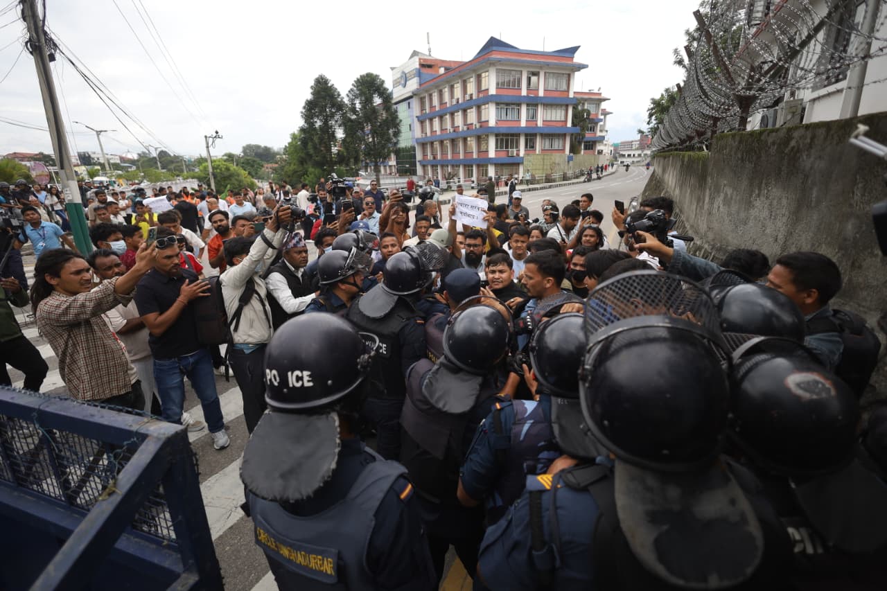 protest-youth-against-balen-sarkar (9).jpeg